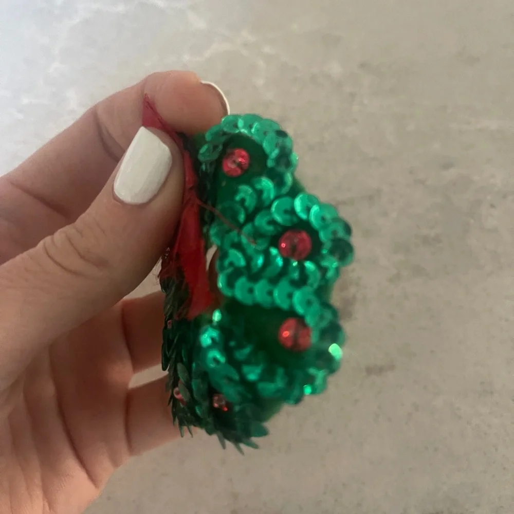 Vintage 90s handmade sequin wreath brooch pin holiday